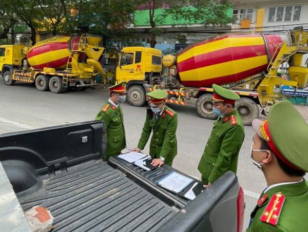 Quận Thanh Xuân: Xử lý hàng loạt xe bồn vi phạm