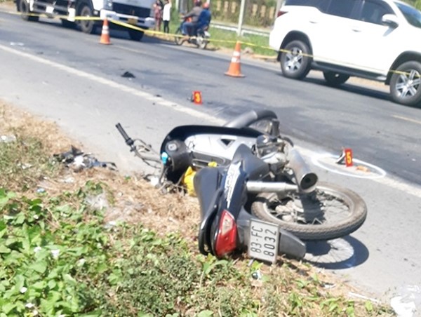 Người phụ nữ bị xe tải cán tử vong