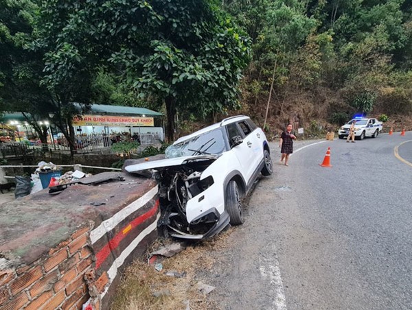 Tai nạn ô tô trên đèo Bảo Lộc khiến 4 người thương vong