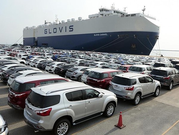 Hơn 8.300 xe ô tô nhập khẩu trong tháng 1/2021