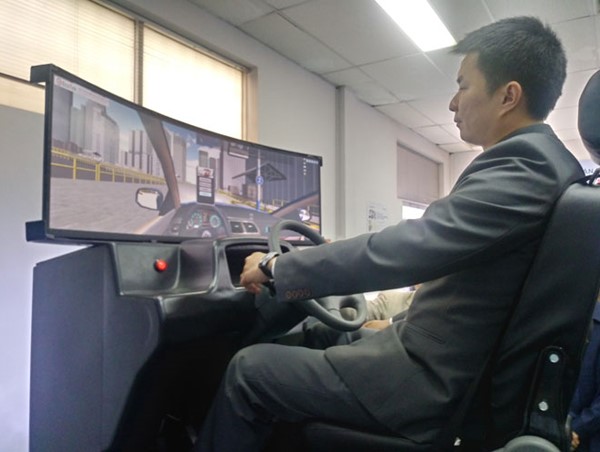 Lùi thời gian học và thi lái xe bằng phần mềm mô phỏng đến hết năm 2021