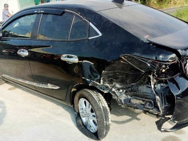 Xe máy "húc" đuôi ô tô, nam thanh niên tử vong thương tâm