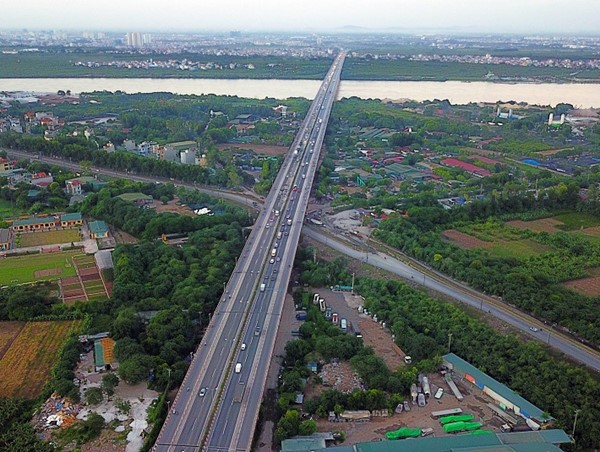 Đề xuất phân lại làn, giảm tốc độ lưu thông trên cầu Thanh Trì