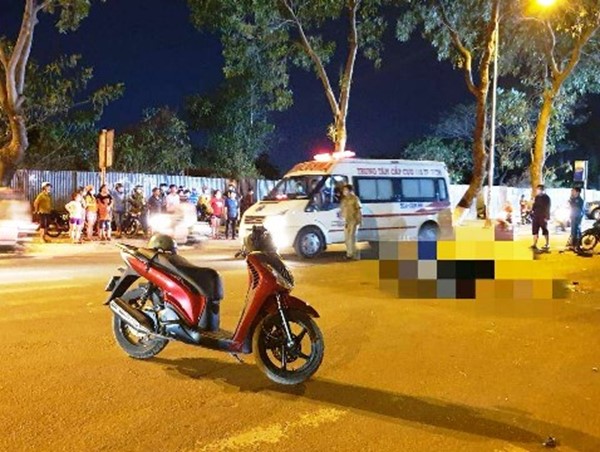 TP Hồ Chí Minh: 2 xe máy va chạm kinh hoàng, 1 người tử vong tại chỗ