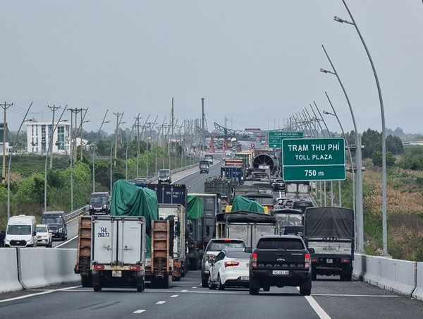 Ngành vận tải Quảng Ninh chưa được phép hoạt động trở lại