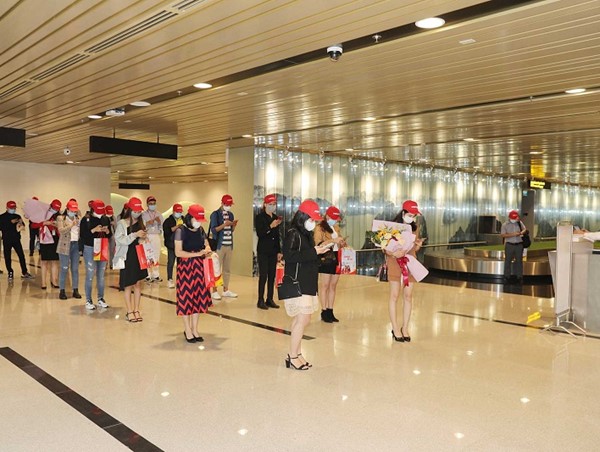 Chuyến bay đầu tiên đã hạ cánh xuống sân bay Vân Đồn