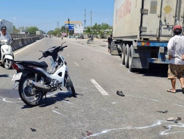 Tai nạn giao thông mới nhất hôm nay 4/3: 2 vợ chồng tử nạn khi đi cúng 49 ngày người thân