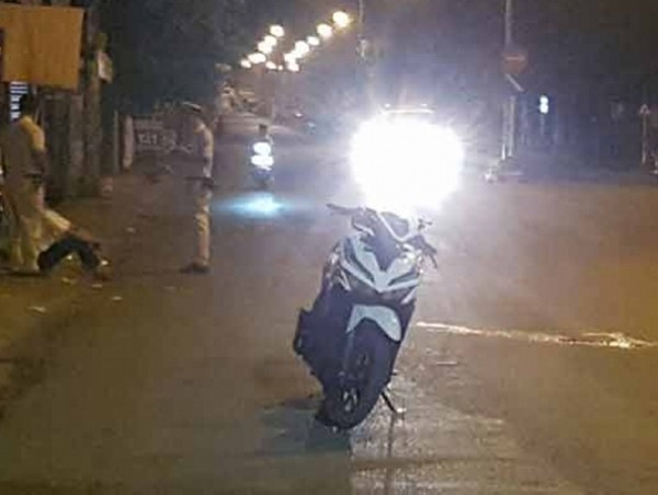 Tông phải chó chạy qua đường, một phụ nữ tử vong