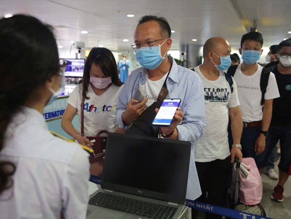 Bảo đảm 100% hành khách khai báo y tế điện tử trước khi lên máy bay