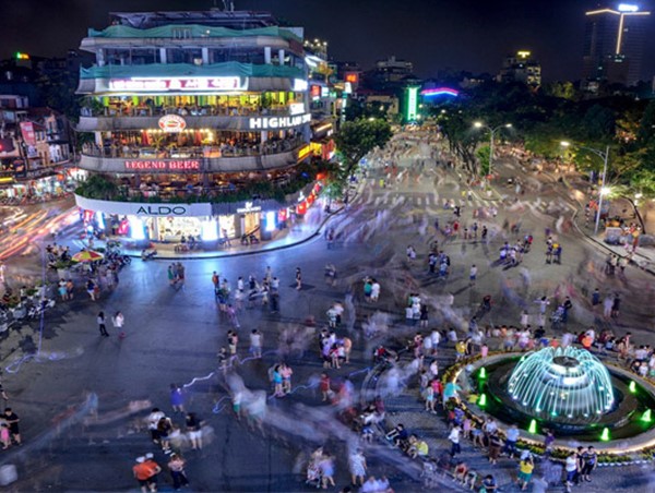 Hà Nội: Phố đi bộ Hồ Gươm sẽ mở trở lại từ 19 giờ ngày 12/3/2021