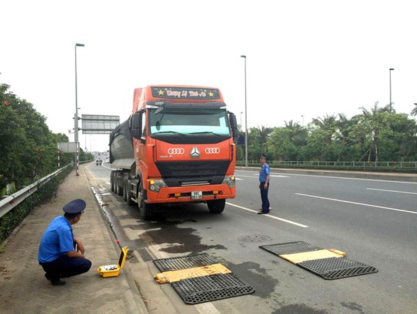 Hà Nội cho phép xe tải trên 10 tấn hoạt động theo giờ cố định tại những tuyến phố cấm nào?