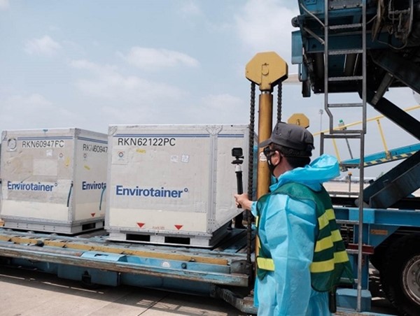 Vietnam Airlines đề xuất vận chuyển nội địa miễn phí vaccine Covid-19