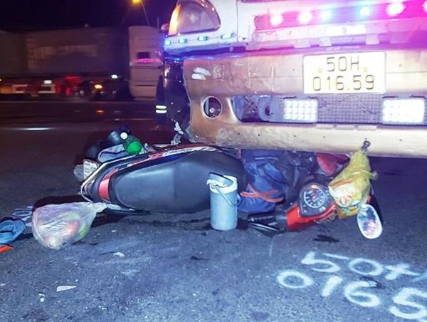 Tai nạn giao thông mới nhất hôm nay 14/3: Xe đầu kéo tông xe máy, 4 người trong cùng gia đình nhập viện