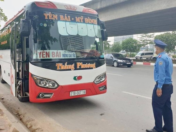 Vì sao nạn xe dù, bến cóc ở Bến xe Mỹ Đình khó giải quyết?