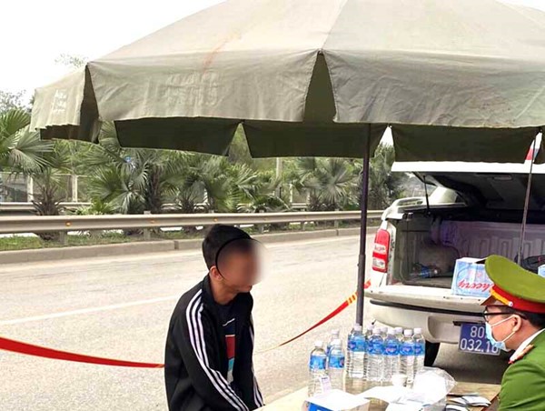 Phát hiện lái xe dương tính với ma túy trên cao tốc Hà Nội - Thái Nguyên