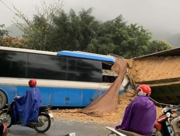 3 người tử vong trong tai nạn giao thông tại Hòa Bình