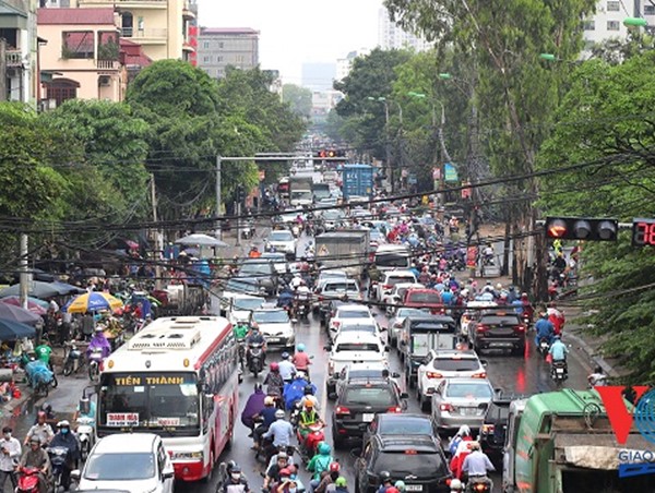 Tình trạng giao thông lộn xộn, gây ùn tắc nghiêm trọng đoạn qua bệnh viện K Tân Triều