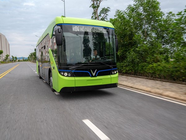 Đồng ý thí điểm sử dụng định mức, đơn giá của xe buýt CNG cho xe buýt điện tại Hà Nội