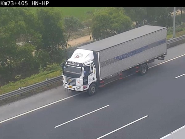 Xác minh, xử lý xe tải đi lùi trên cao tốc Hà Nội - Hải Phòng
