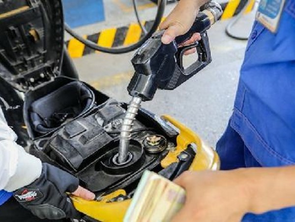 Ngày mai, giá xăng dầu có thể tăng