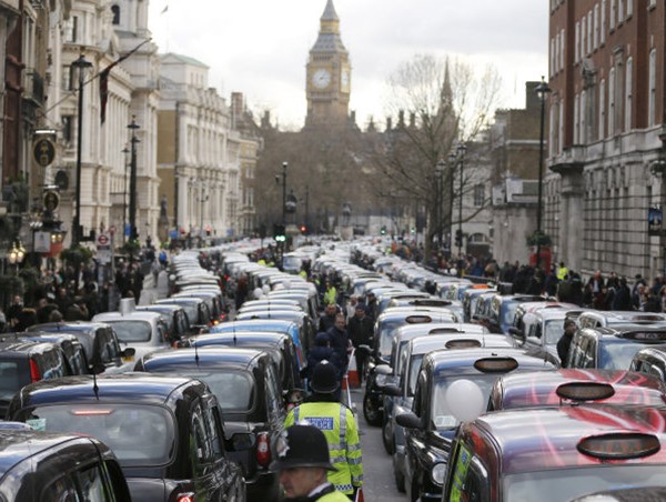 [Xu hướng] Uber sẽ coi các tài xế chạy hợp đồng là công nhân!