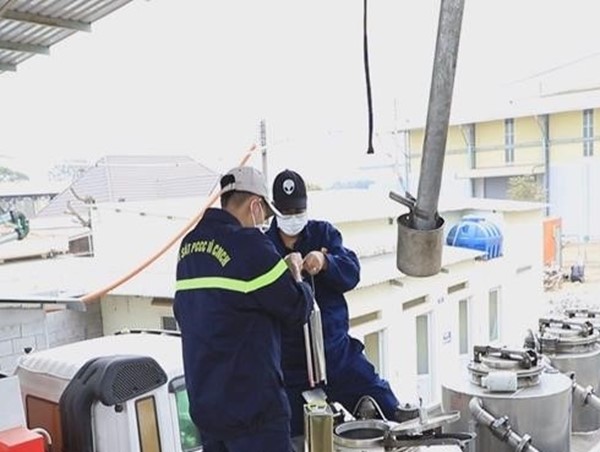 Vụ án “Buôn lậu, sản xuất 200 triệu lít xăng giả”: Bắt thêm 2 bị can