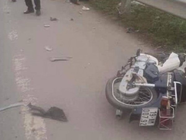 Va chạm với xe tải trên đường Hồ Chí Minh, một người phụ nữ tử vong