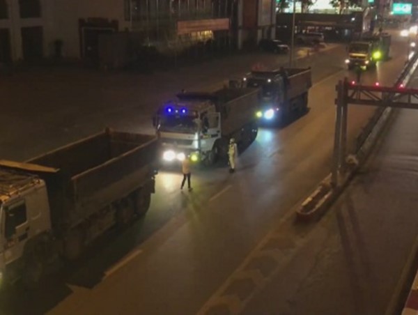 CSGT Hà Nội mở đợt cao điểm xử lý xe quá khổ, quá tải