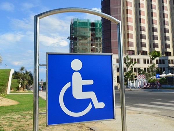 Xây dựng hệ thống giao thông cho người khuyết tật, người cao tuổi tại đô thị