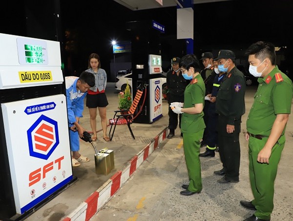 Xăng giả lộng hành: Phải xử nghiêm, phạt nặng