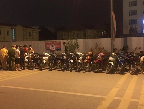 Hà Nội: Tạm giữ nhóm "trẻ trâu" đua xe náo loạn trục đường Quốc lộ 23B ở Mê Linh