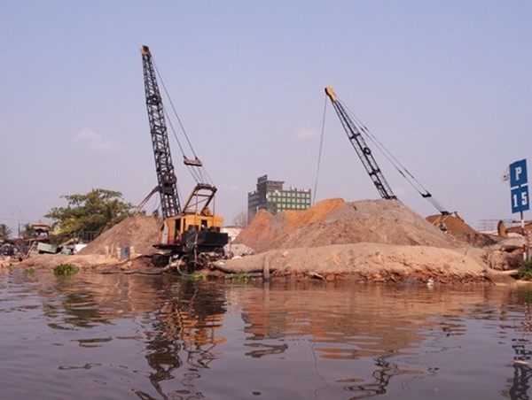 TP Hồ Chí Minh: Sẽ xử lý dứt điểm 52 bến thủy nội địa hoạt động không phép