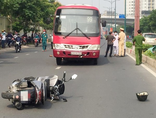 Xe buýt cán chết người ở TP Hồ Chí Minh