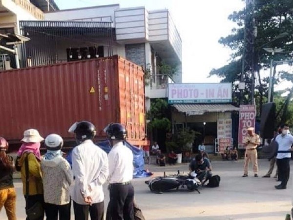 Tai nạn nghiêm trọng tại cầu Thành Cổ Quảng Trị, hai người thương vong