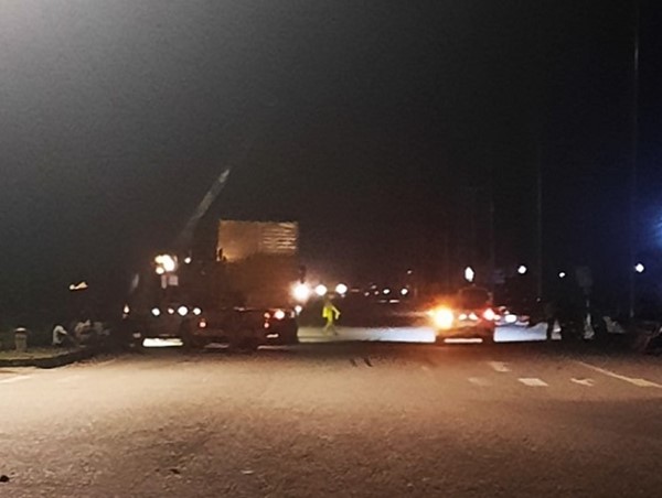 Nghệ An: Va chạm với xe đầu kéo, nam thanh niên điều khiển xe máy tử vong