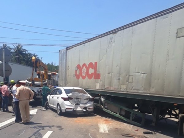 Tai nạn giao thông liên hoàn trên Quốc lộ 1