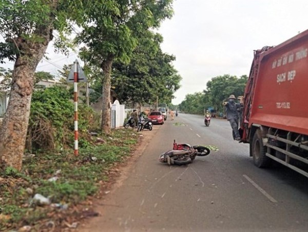 Tai nạn giao thông mới nhất hôm nay 14/4: Đâm vào gốc cây, 2 thiếu niên đi xe máy tử vong tại chỗ