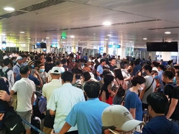 Đã tìm ra nguyên nhân ùn tắc tại sân bay Tân Sơn Nhất