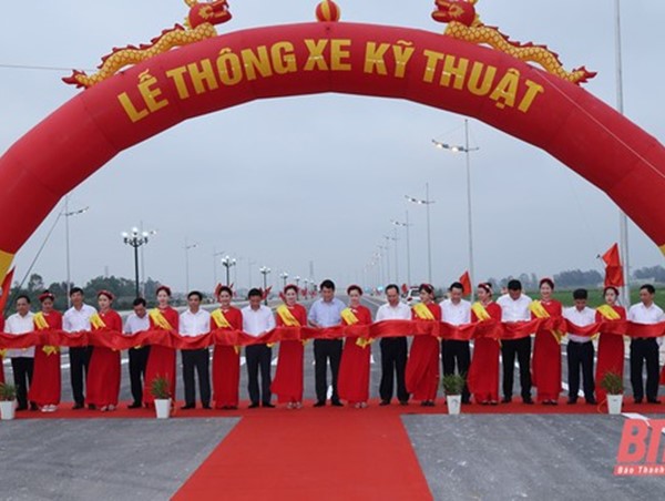 Chính thức thông xe kỹ thuật dự án đường giao thông nối TP Sầm Sơn với Khu kinh tế Nghi Sơn