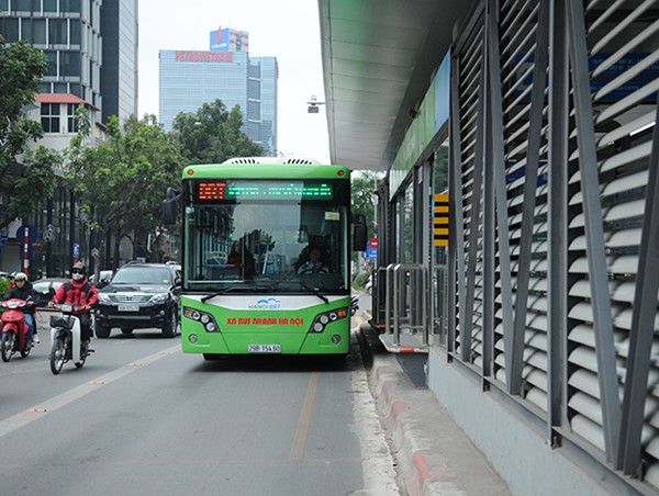 Xe buýt BRT: Cánh én lẻ loi trong giông bão định kiến