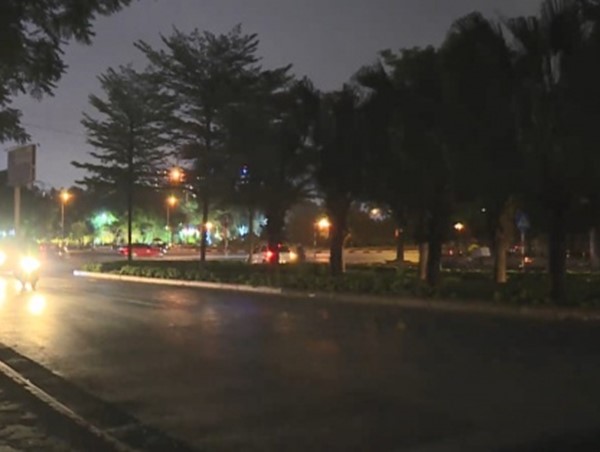 Tuyến đường giữa lòng Thủ đô không có ánh đèn