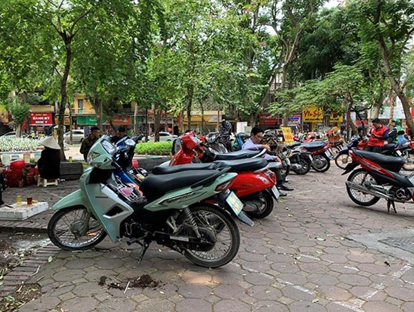 Lập lại trật tự vỉa hè vườn hoa Bốt Hàng Đậu