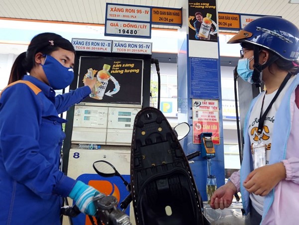 Xăng, dầu đồng loạt tăng giá từ 15 giờ chiều nay