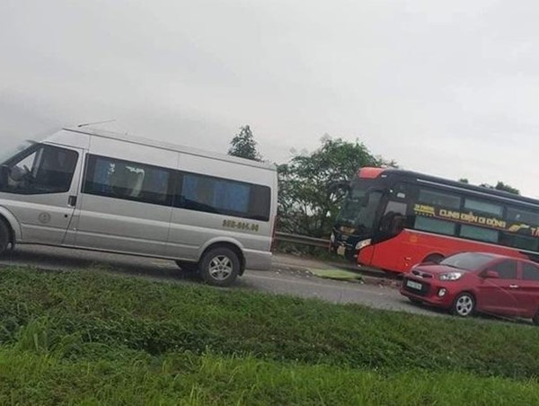 Điều tra vụ tai nạn giao thông khiến phụ xe khách tử vong tại huyện Gia Lâm