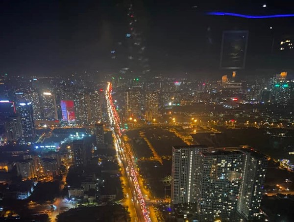 Gần nửa đêm, phương tiện vẫn "dò dẫm" dời Hà Nội đi các tỉnh phía Nam