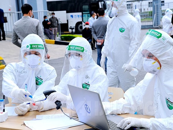 Hải Dương đã xác định được 12 người trên cùng chuyến bay với bệnh nhân 2899