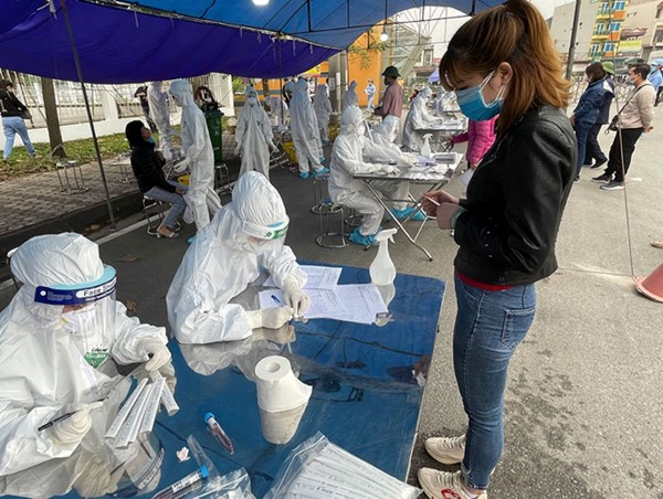 Hải Dương: 12 trường hợp đi cùng chuyến bay với BN2899 cho kết quả âm tính lần 1