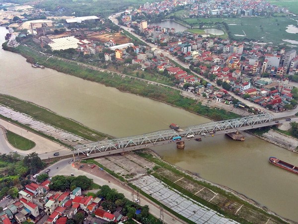 Từ ngày mai tạm cấm tàu thuyền lưu thông qua luồng đường thủy cầu Đuống