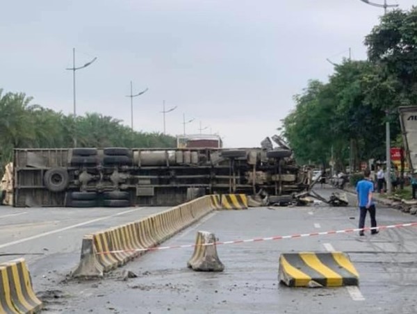 Tai nạn giao thông mới nhất hôm nay 4/5: Tai nạn liên hoàn gần sân bay Nội Bài, 1 người tử vong