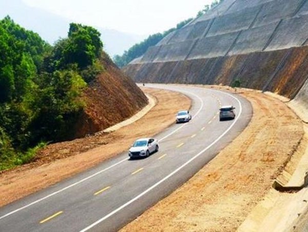 Năm 2025 phải cơ bản hoàn thành cao tốc Bắc - Nam